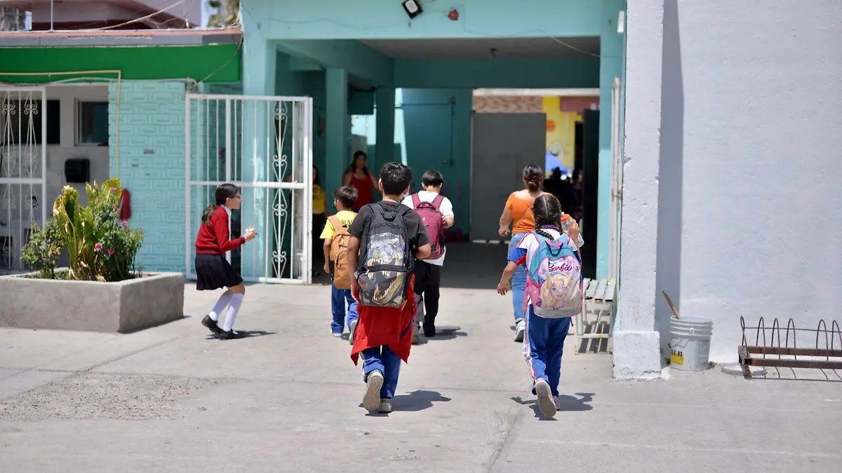 Escuelas, estudiantes (2)